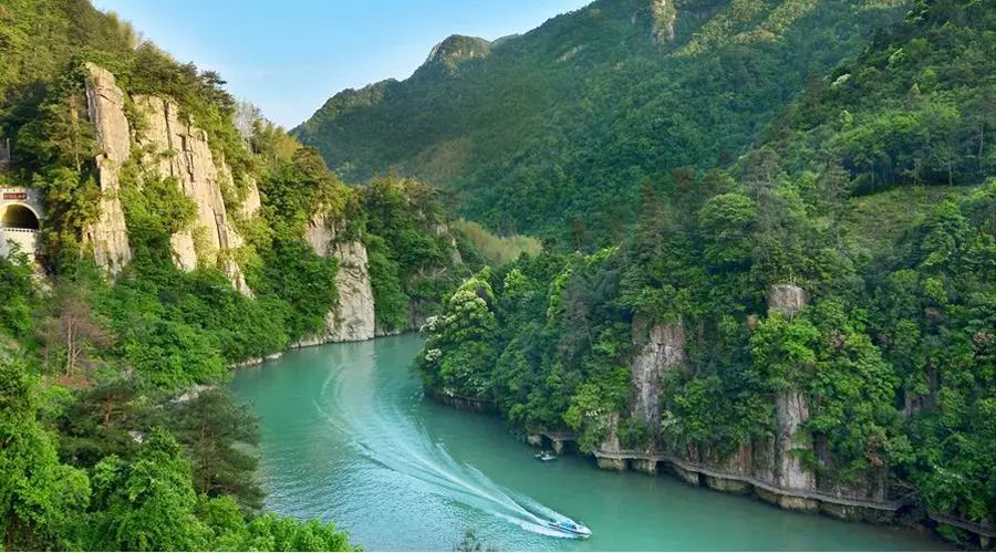 【4天五一小長假攻略】-西尼機(jī)電預(yù)祝各位“五一勞動(dòng)節(jié)”快樂！