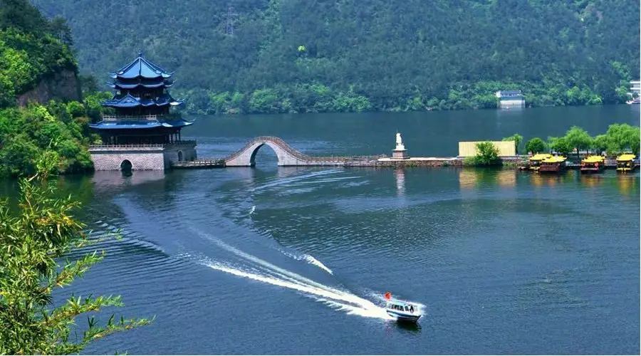 【4天五一小長假攻略】-西尼機(jī)電預(yù)祝各位“五一勞動(dòng)節(jié)”快樂！