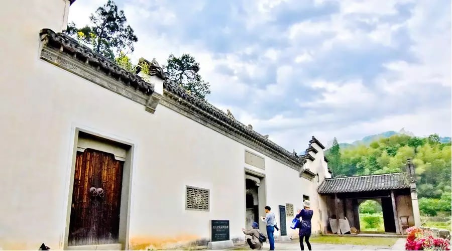 【4天五一小長假攻略】-西尼機(jī)電預(yù)祝各位“五一勞動(dòng)節(jié)”快樂！