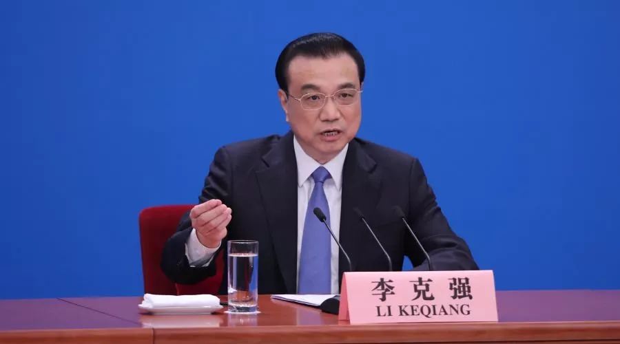 國務(wù)院常務(wù)會議部署推進(jìn)城鎮(zhèn)老舊小區(qū)改造，有條件的可加裝電梯！