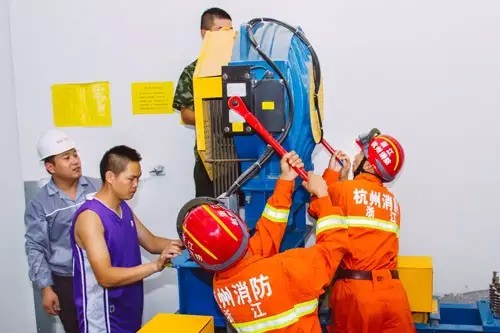 “專業(yè)救援 刻不容緩” —下沙、江東消防聯(lián)合西尼電梯開展電梯事故應(yīng)急演練